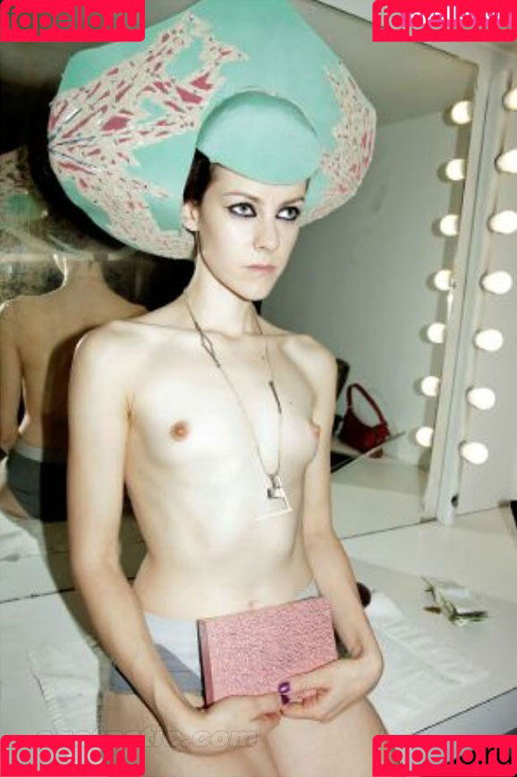 Jena Malone Onlyfans Photo Gallery 