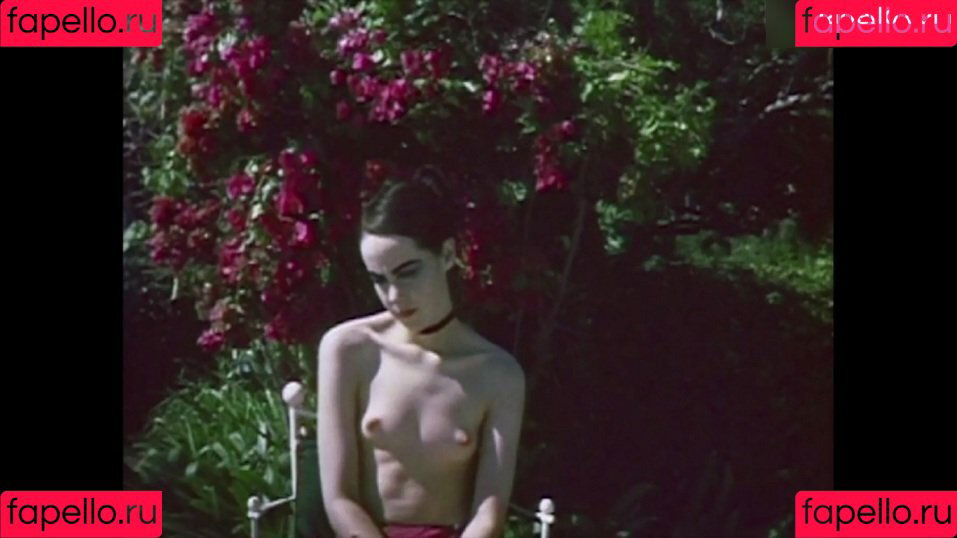 Jena Malone Onlyfans Photo Gallery 