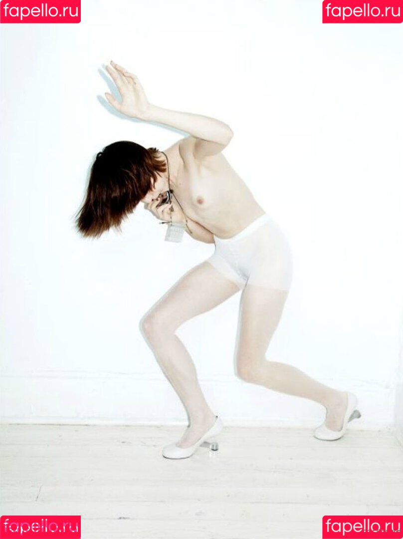 Jena Malone Onlyfans Photo Gallery 