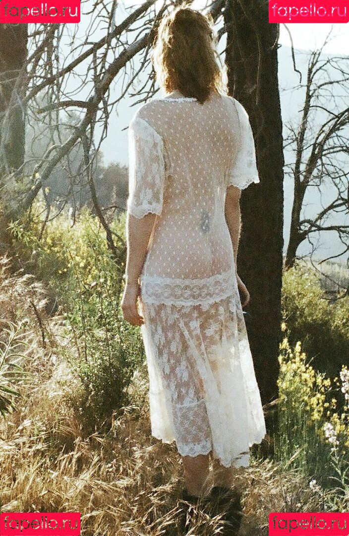 Jena Malone Onlyfans Photo Gallery 