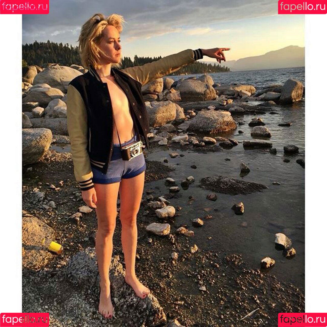 Jena Malone Onlyfans Photo Gallery 