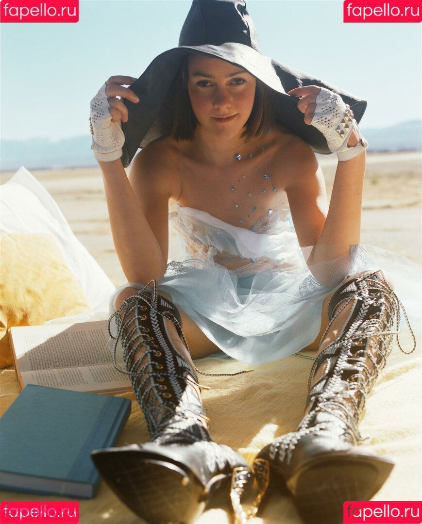 Jena Malone Onlyfans Photo Gallery 