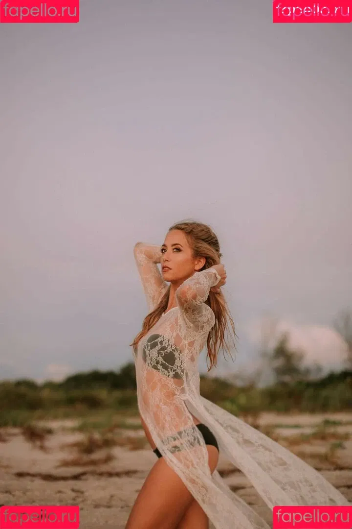 Allie Wes ~ Onlyfans Photo Gallery 