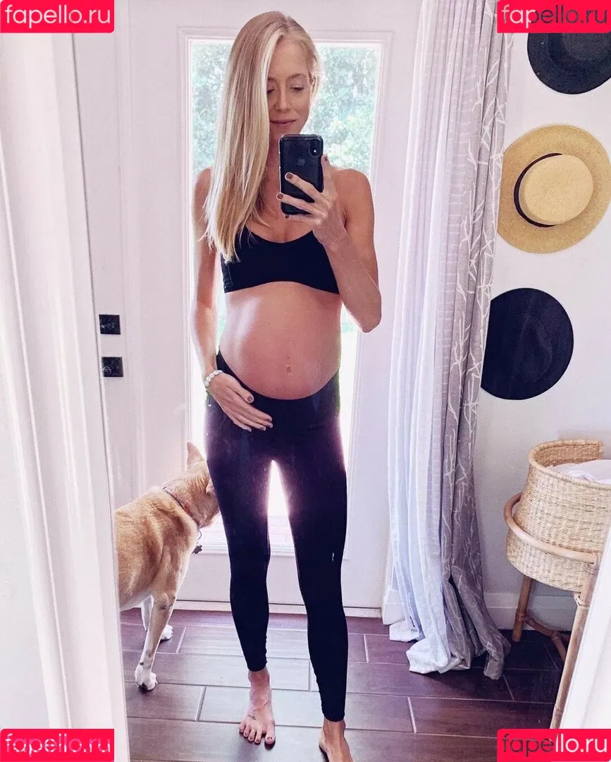 Allie Wes ~ Onlyfans Photo Gallery 