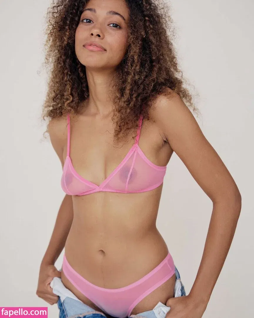 Haianny Pereira-Carvalho Onlyfans Photo Gallery 