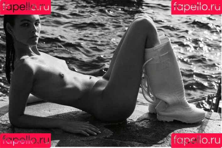 Vittoria Ceretti Onlyfans Photo Gallery 