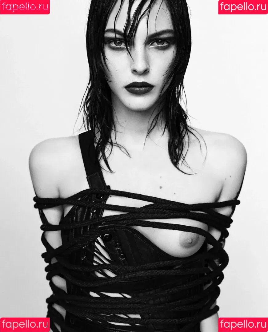 Vittoria Ceretti Onlyfans Photo Gallery 