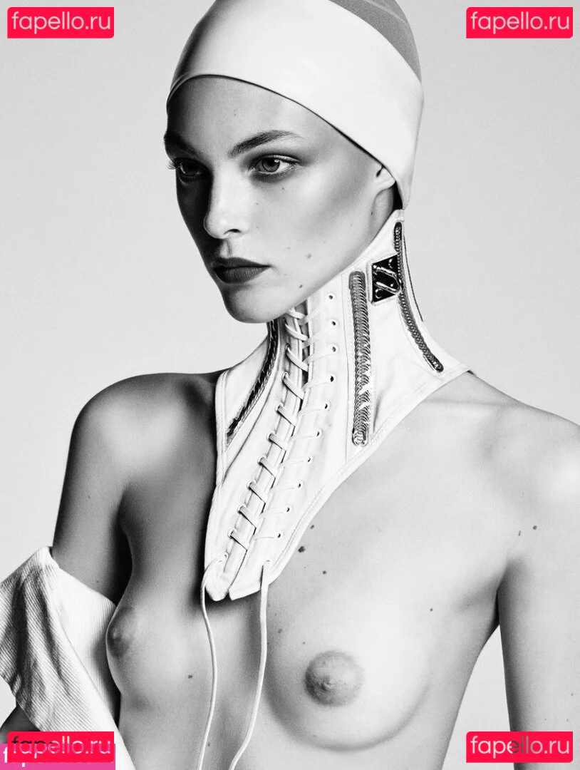 Vittoria Ceretti Onlyfans Photo Gallery 