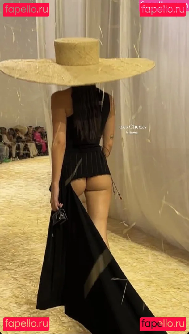 Vittoria Ceretti Onlyfans Photo Gallery 