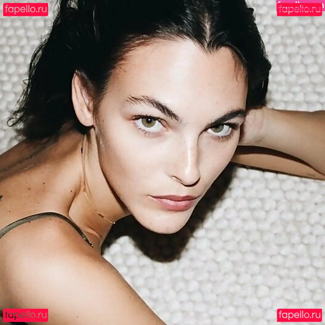 Vittoria Ceretti Onlyfans Photo Gallery 