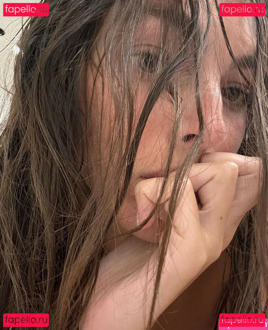 Vittoria Ceretti Onlyfans Photo Gallery 