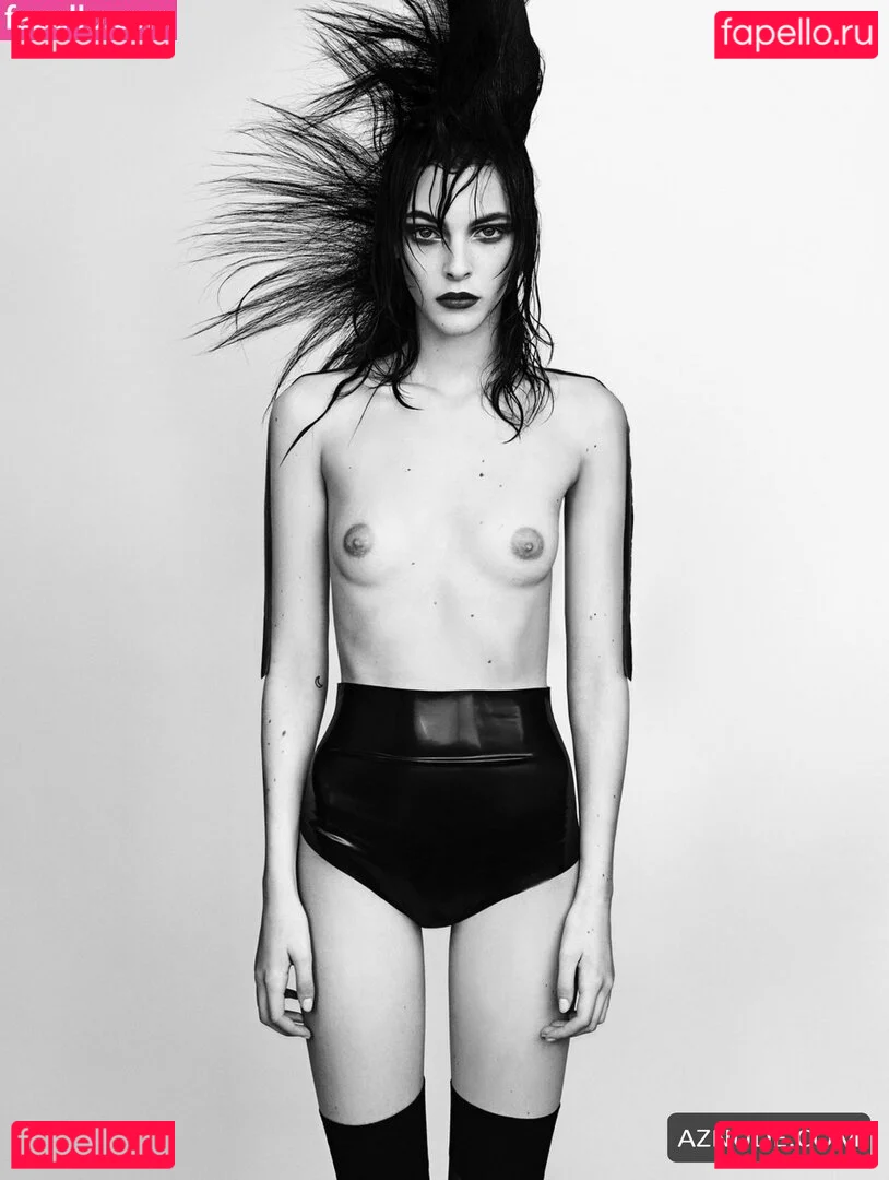 Vittoria Ceretti Onlyfans Photo Gallery 