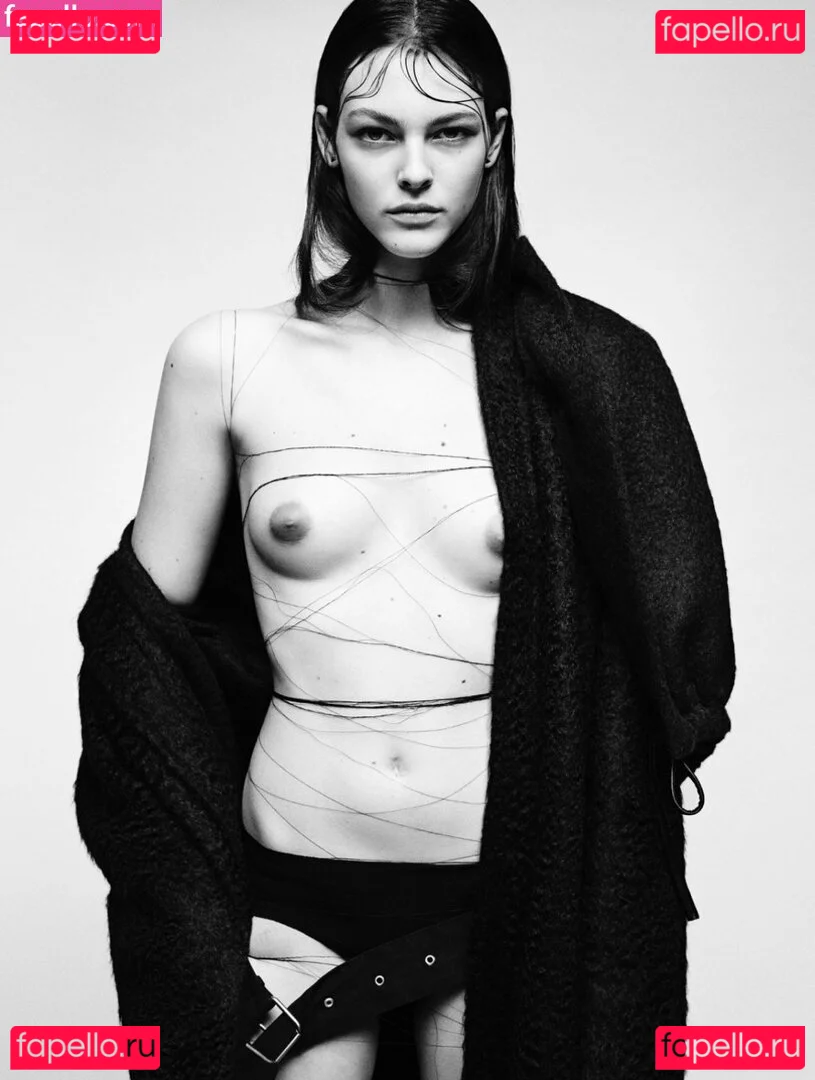 Vittoria Ceretti Onlyfans Photo Gallery 