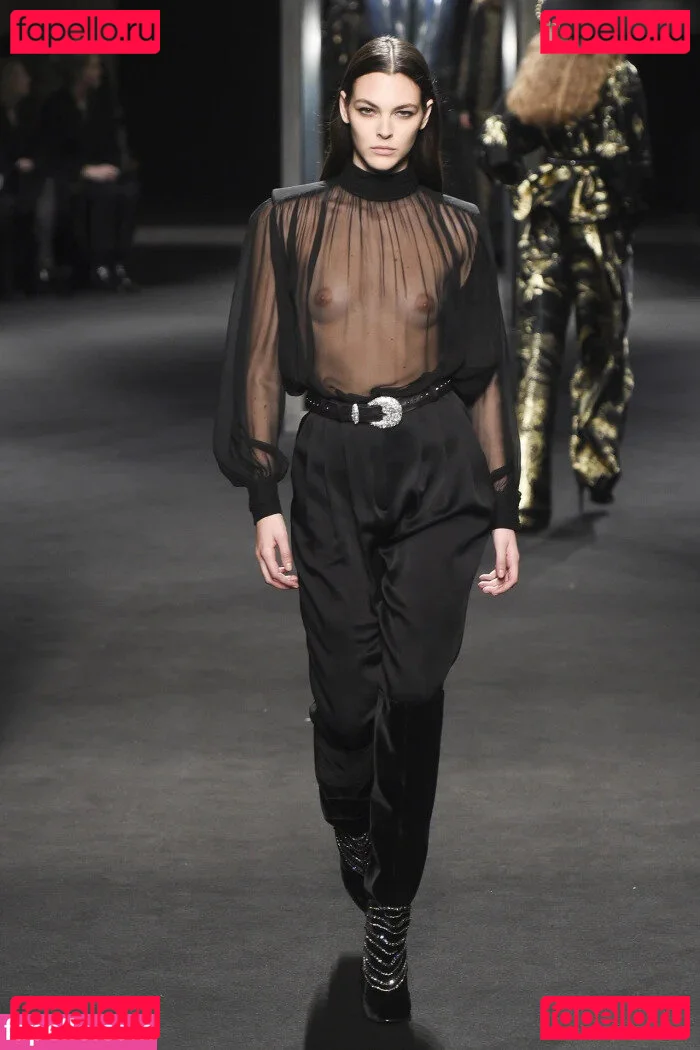 Vittoria Ceretti Onlyfans Photo Gallery 