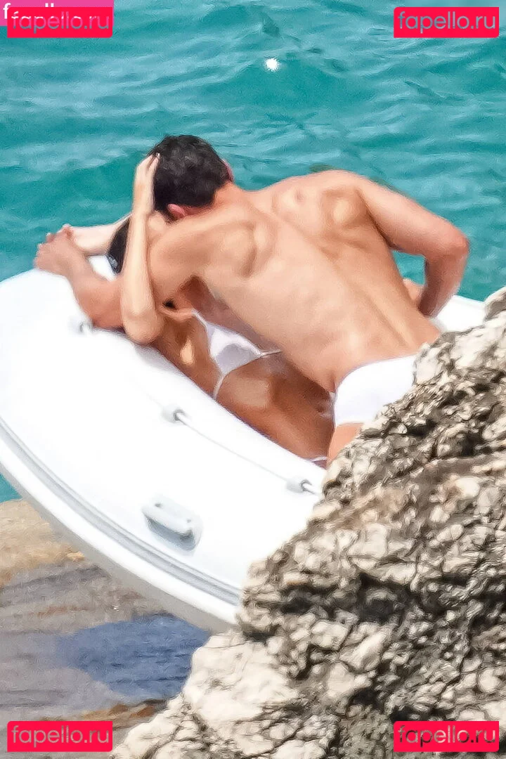 Vittoria Ceretti Onlyfans Photo Gallery 