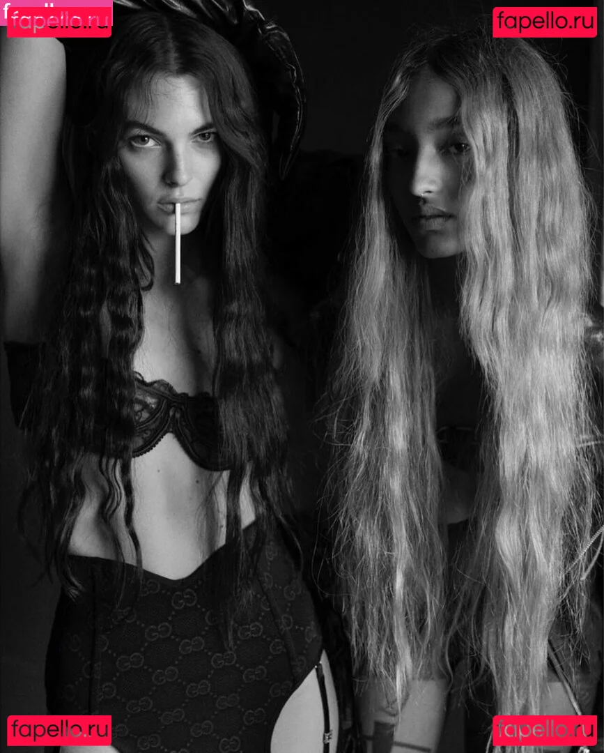 Vittoria Ceretti Onlyfans Photo Gallery 