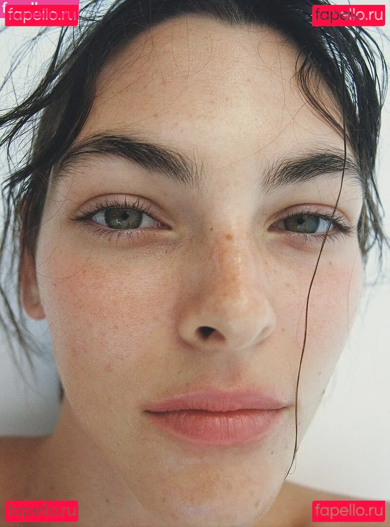 Vittoria Ceretti Onlyfans Photo Gallery 