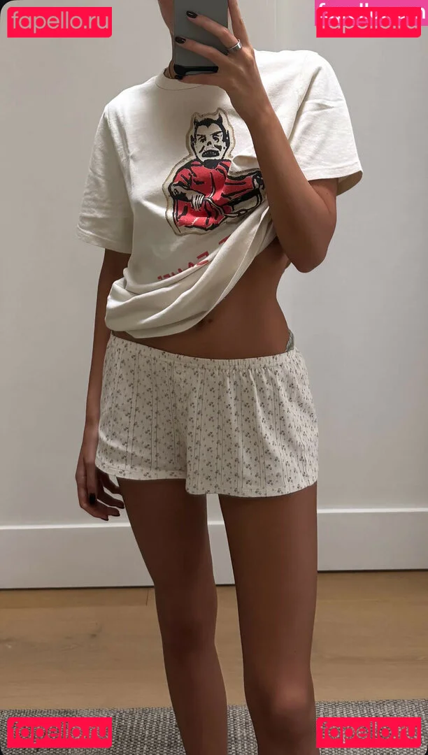 Vittoria Ceretti Onlyfans Photo Gallery 