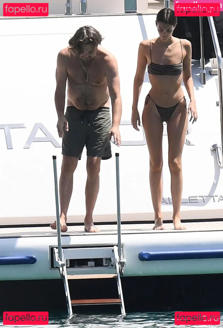 Vittoria Ceretti Onlyfans Photo Gallery 