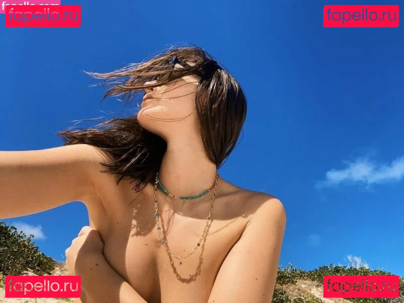 Vittoria Ceretti Onlyfans Photo Gallery 