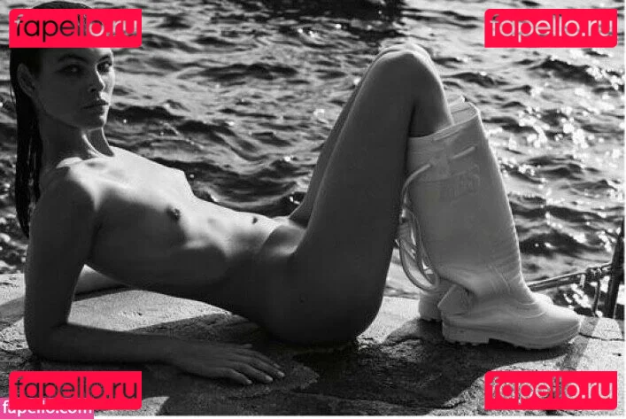 Vittoria Ceretti Onlyfans Photo Gallery 