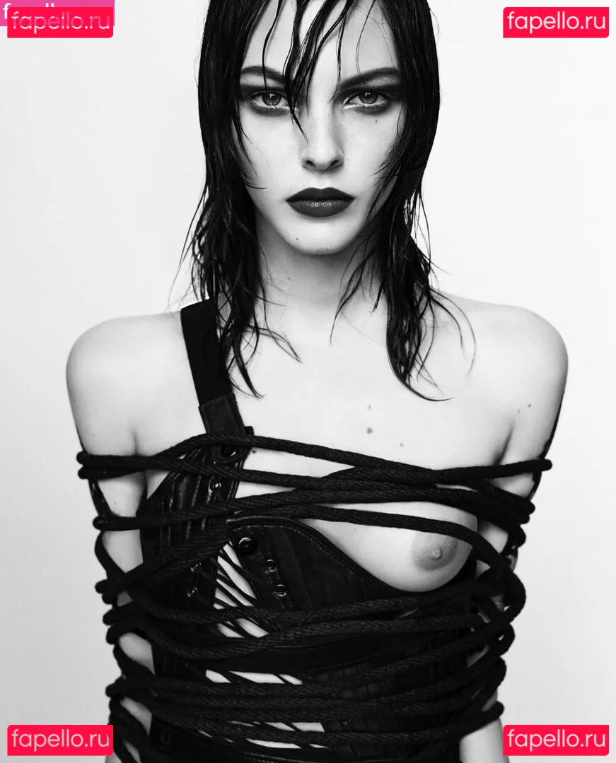 Vittoria Ceretti Onlyfans Photo Gallery 