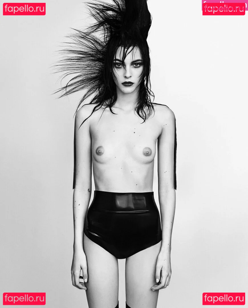 Vittoria Ceretti Onlyfans Photo Gallery 