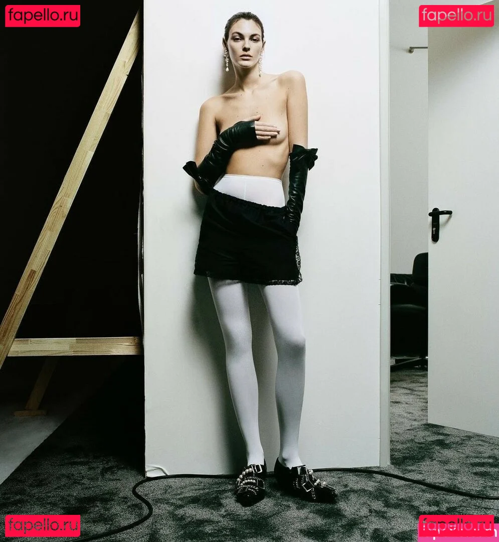 Vittoria Ceretti Onlyfans Photo Gallery 