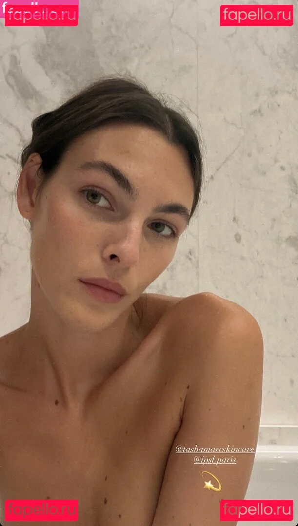 Vittoria Ceretti Onlyfans Photo Gallery 