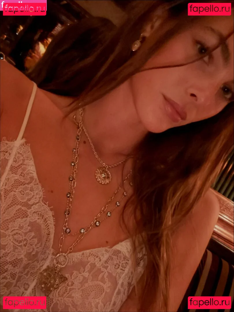 Vittoria Ceretti Onlyfans Photo Gallery 