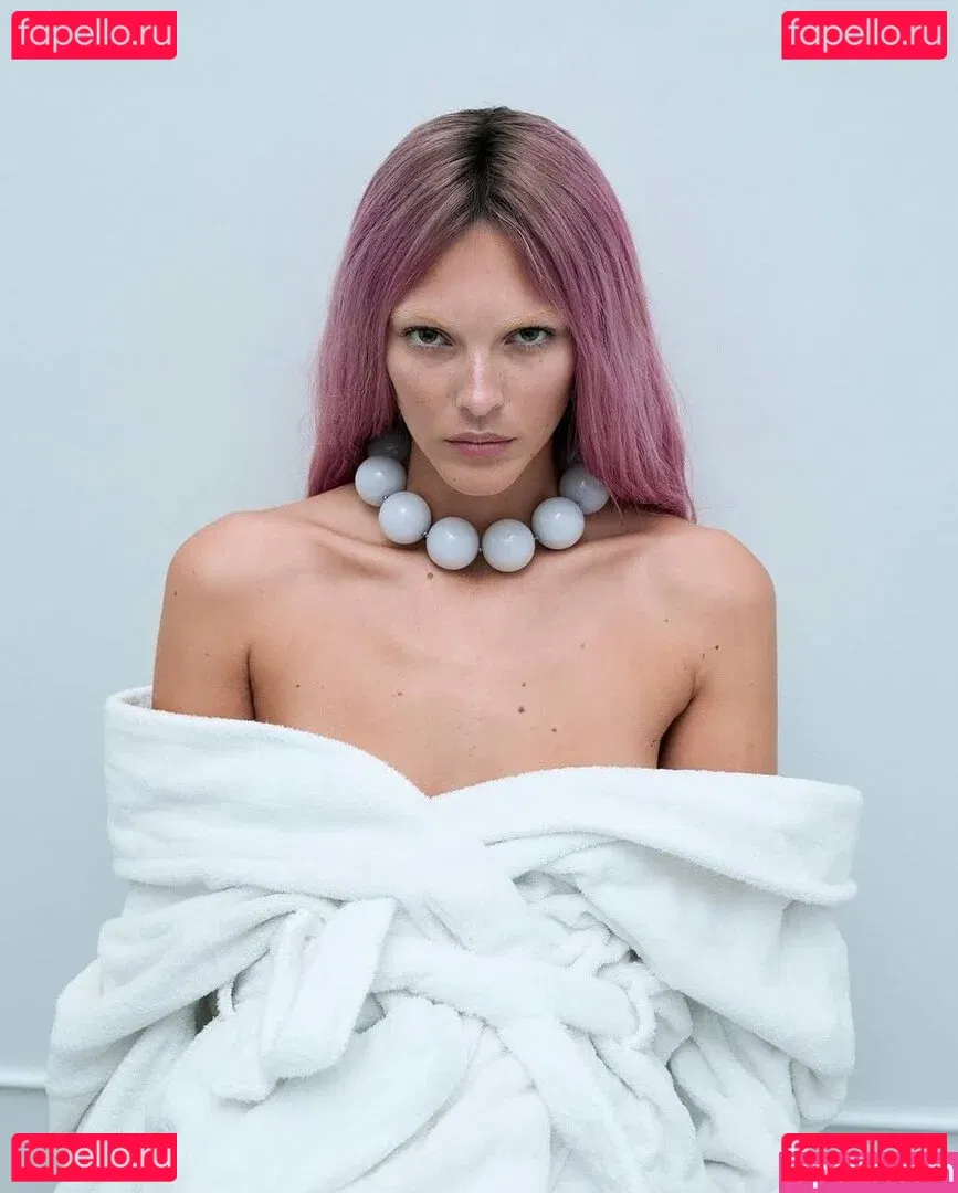 Vittoria Ceretti Onlyfans Photo Gallery 