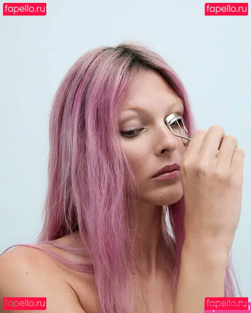 Vittoria Ceretti Onlyfans Photo Gallery 