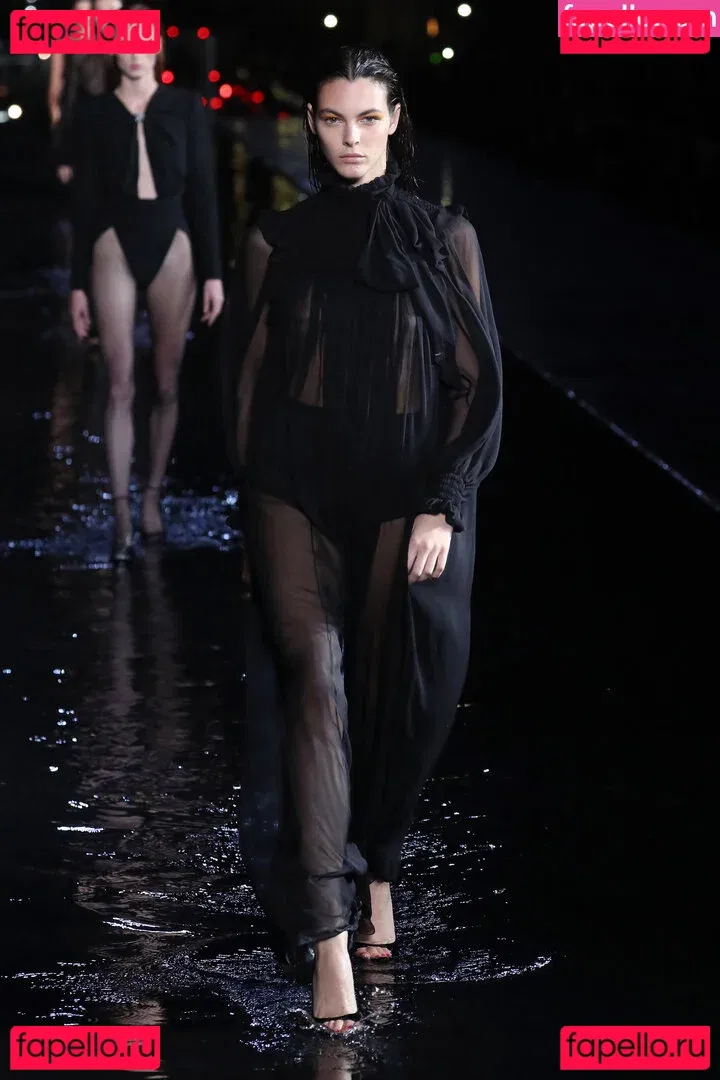 Vittoria Ceretti Onlyfans Photo Gallery 