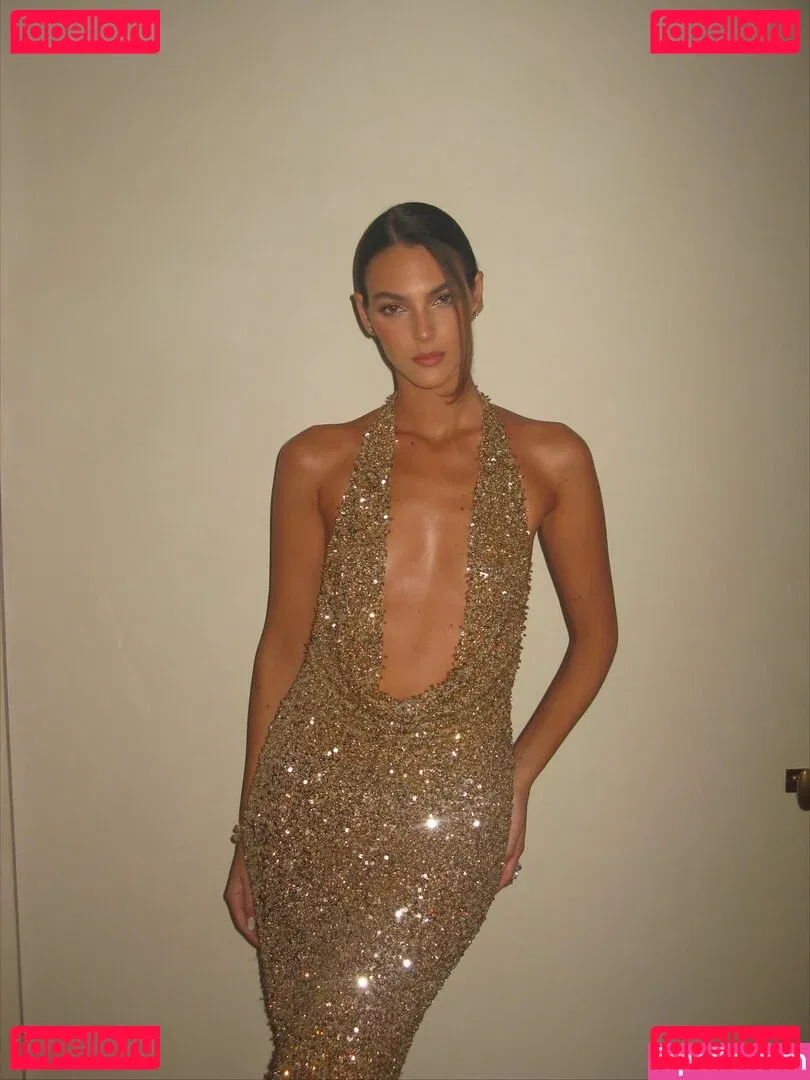 Vittoria Ceretti Onlyfans Photo Gallery 