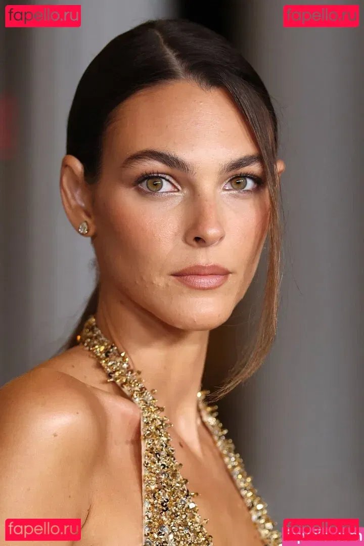 Vittoria Ceretti Onlyfans Photo Gallery 