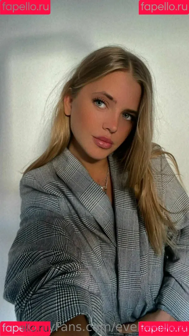 evelynilyina Onlyfans Photo Gallery 