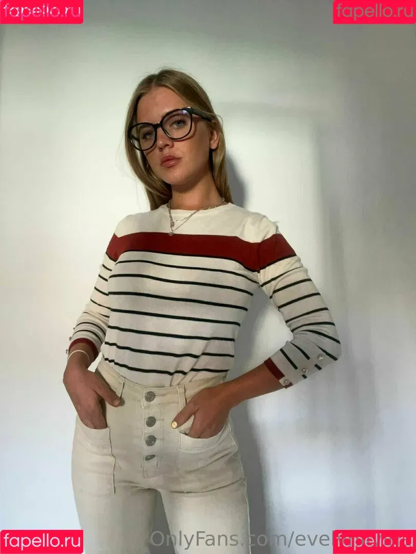 evelynilyina Onlyfans Photo Gallery 