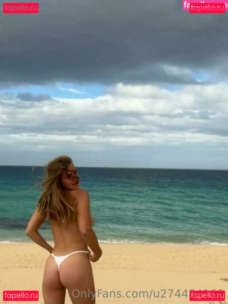 evelynilyina Onlyfans Photo Gallery 