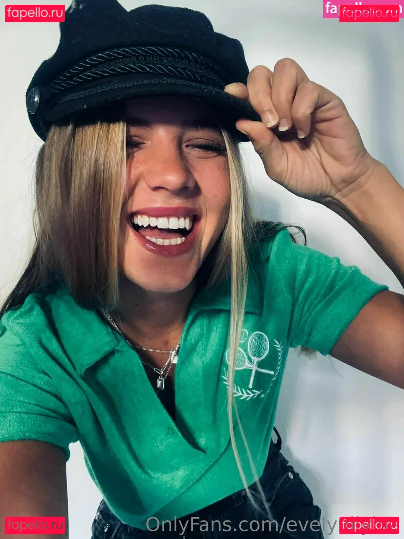 evelynilyina Onlyfans Photo Gallery 