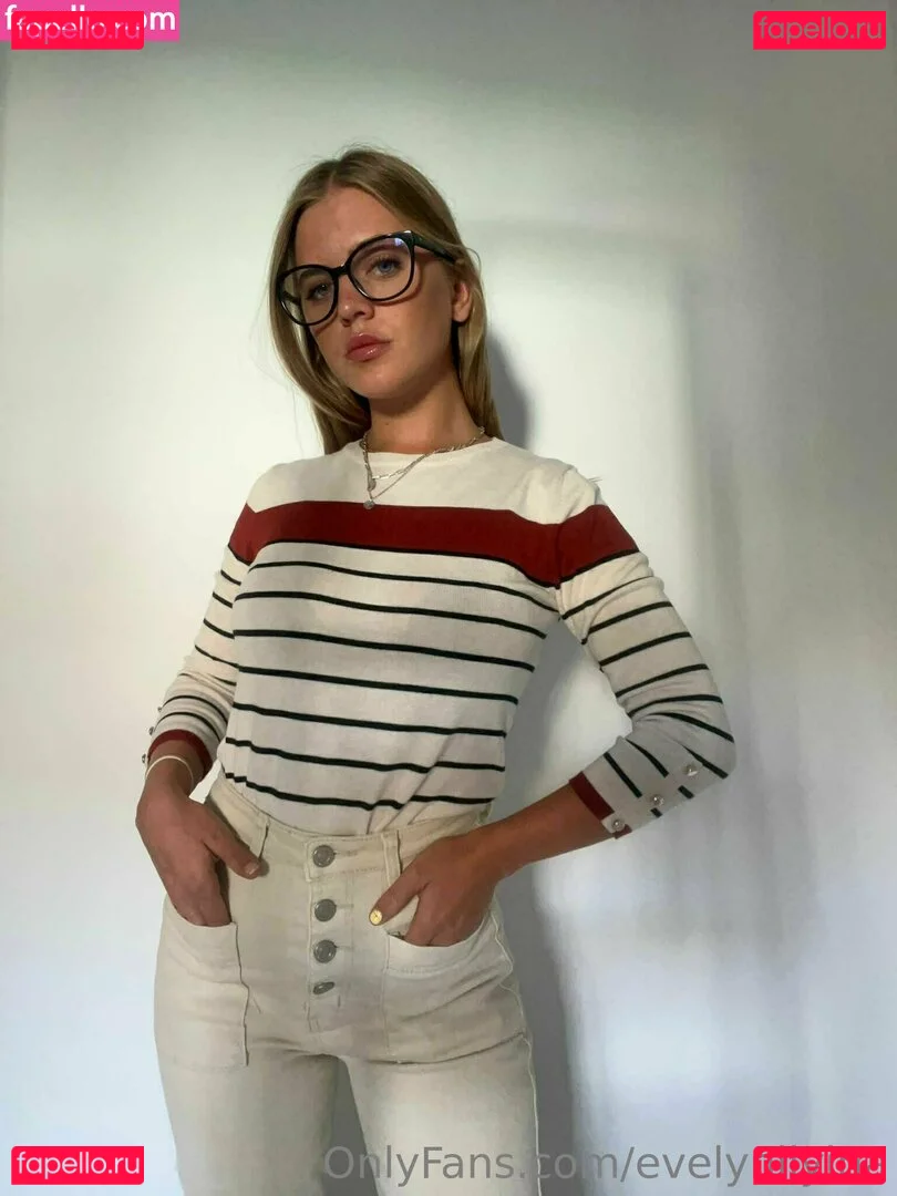 evelynilyina Onlyfans Photo Gallery 