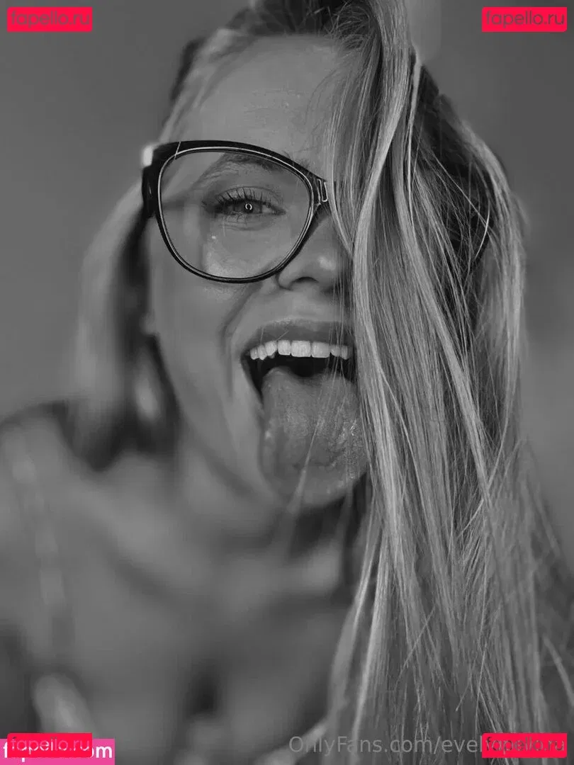 evelynilyina Onlyfans Photo Gallery 