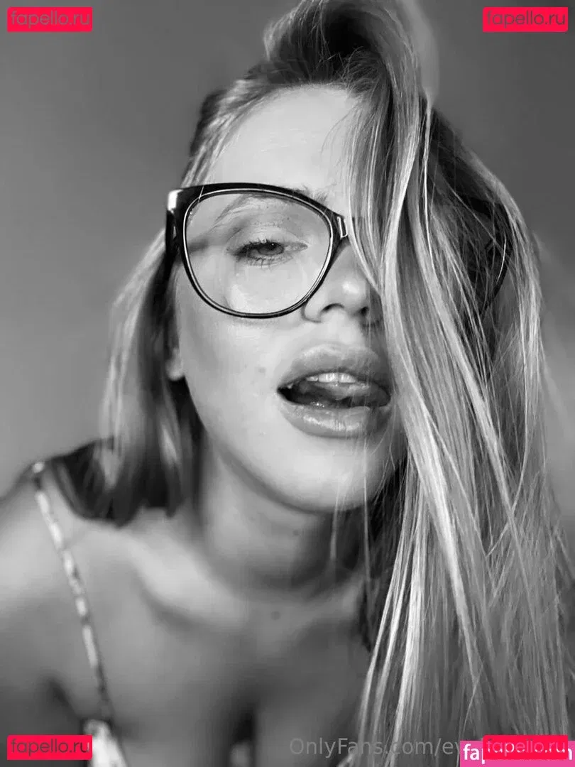 evelynilyina Onlyfans Photo Gallery 