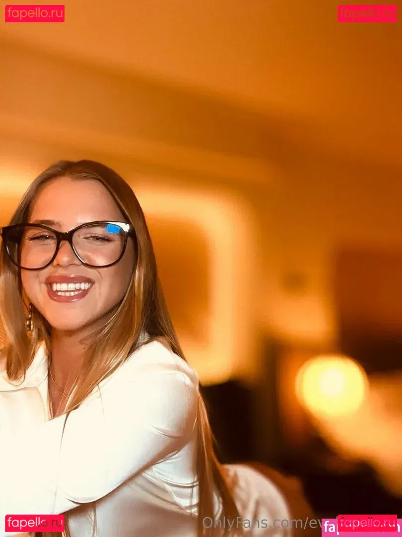 evelynilyina Onlyfans Photo Gallery 