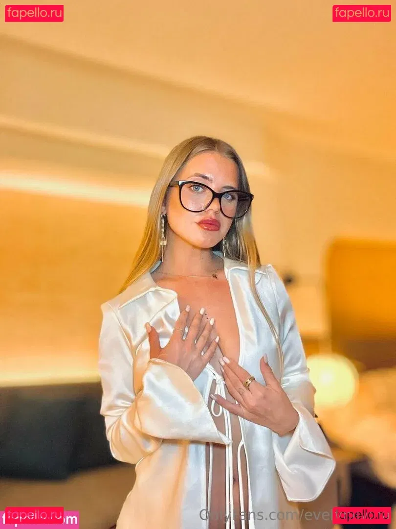evelynilyina Onlyfans Photo Gallery 