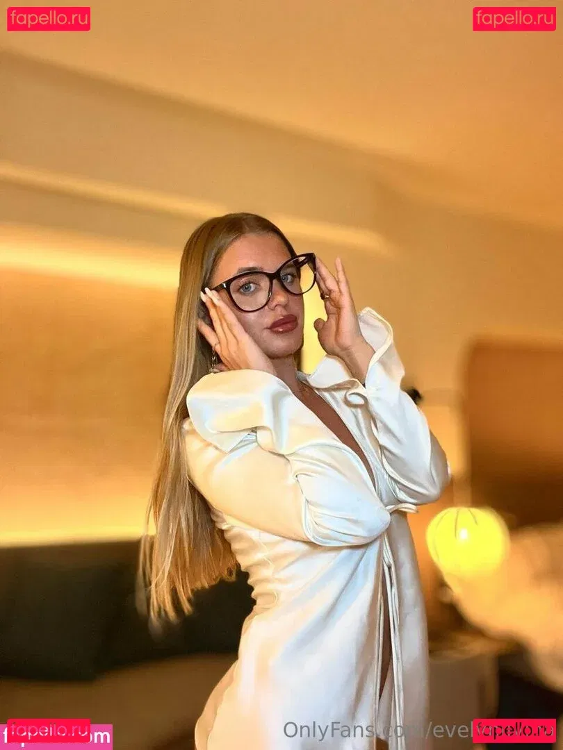evelynilyina Onlyfans Photo Gallery 