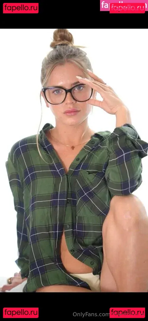 evelynilyina Onlyfans Photo Gallery 