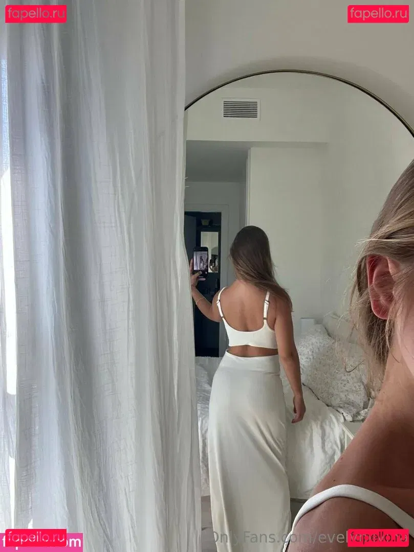 evelynilyina Onlyfans Photo Gallery 