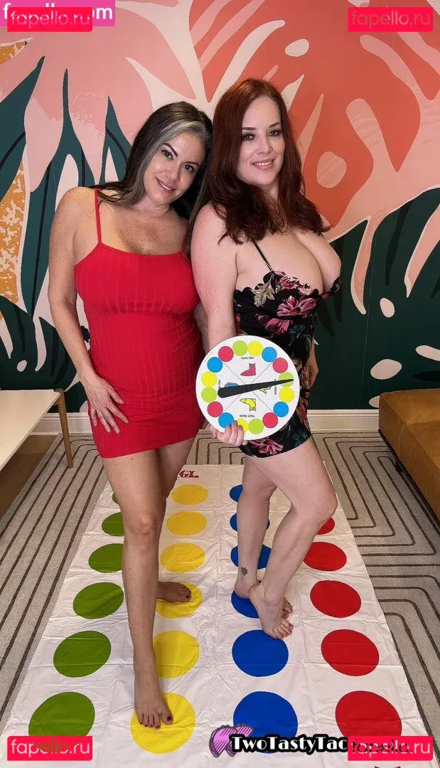 twotastytacos Onlyfans Photo Gallery 