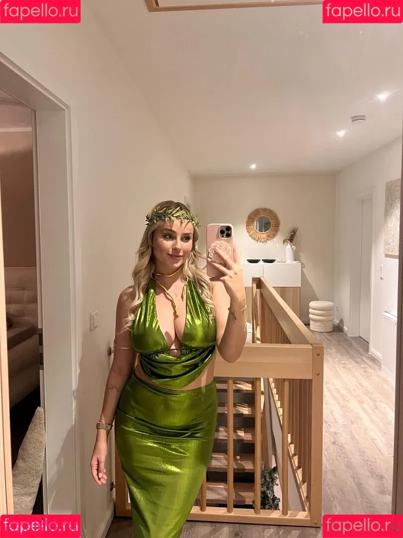 eyFreundin Onlyfans Photo Gallery 