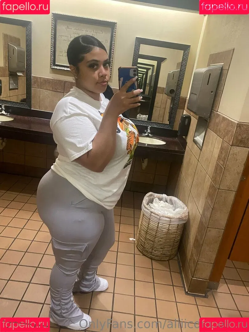aliiicouture26 Onlyfans Photo Gallery 